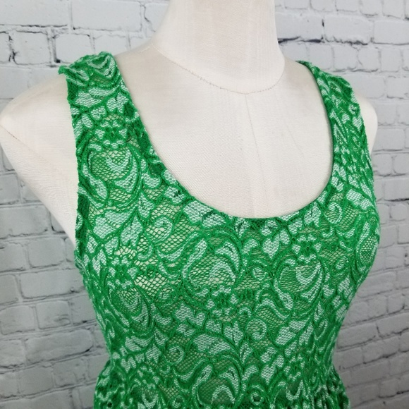 LOVELY 153 | green lace peplum sleeveless blouse - Picture 2 of 5